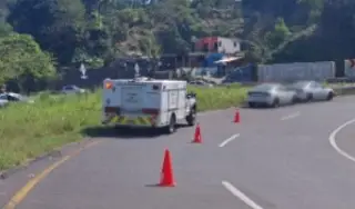 Imagen Tome precauciones, hay cierre parcial de circulación en carretera de Veracruz 