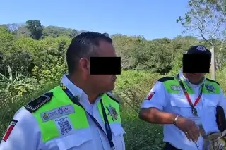 Imagen Despiden a tránsitos tras ser exhibidos recibiendo 'mordida' en Veracruz (+video)