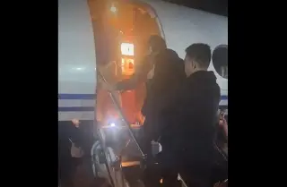 Imagen Avión con ex presidente de Filipinas Rodrigo Duterte parte hacia La Haya tras detención (+Video)