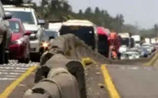 Imagen Tome precauciones, hay cierre parcial de circulación en autopista de Veracruz 