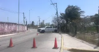 Imagen Se cumplen 10 días del cierre vial de la calle frente al corralón de El Coyol en Veracruz 