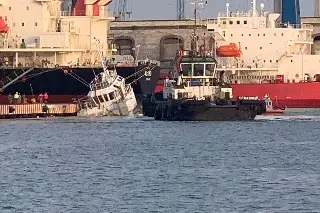 Imagen Se hunde remolcador frente a Malecón de Veracruz 