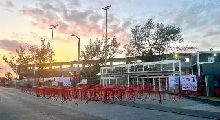 Imagen Colocan vallas para el acceso al concierto de hoy en el “Beto Ávila”