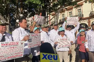 Imagen Jubilados de Pemex denuncian falta de especialistas en Hospital General de Pemex en Veracruz