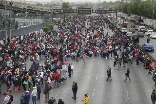 Imagen Caos vial en CDMX; maestros de la CNTE bloquean inmediaciones del aeropuerto 