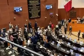 Imagen Morena y aliados 'revientan' sesión del Senado; oposición pedía comisión sobre Teuchitlán