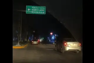 Imagen Sin luz la zona de Villa del Mar, en Veracruz; hay varias colonias sin energía eléctrica