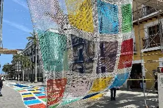 Imagen Colocan tapete de colores en Veracruz 