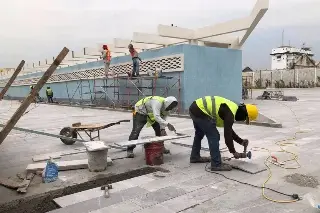 Imagen Artesanos del malecón de Veracruz esperan ocupar nuevos locales antes de inauguración