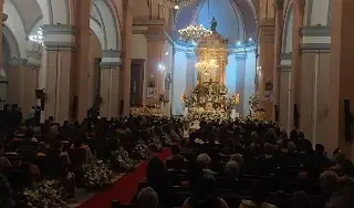 Imagen Cardenal Norberto Rivera celebra boda en catedral de Veracruz