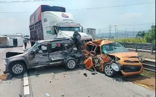 Imagen Se registra aparatosa carambola en autopista de Veracruz; hay 4 lesionados 