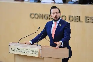 Imagen Presentan iniciativa para regular celulares en escuelas de educación básica en Guanajuato