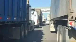 Imagen Se registra carga vehicular en ambos sentidos en autopista de Veracruz