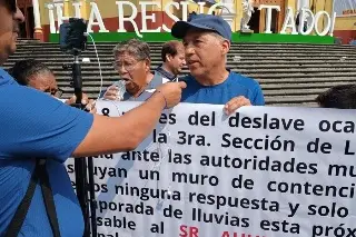 Imagen Ciudadanos piden ayuda ante riesgo de derrumbes en Xalapa 