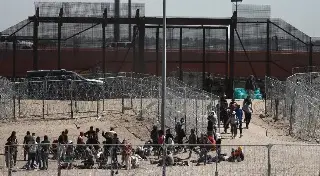 Imagen EU acusa a 82 migrantes de ingreso a una nueva zona militar restringida en la frontera