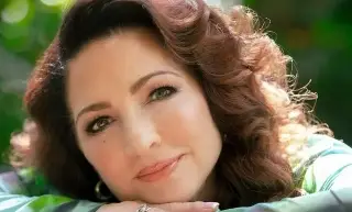 Imagen Gloria Estefan honra su herencia con el nuevo sencillo de su primer álbum en 18 años