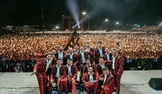 Imagen Personas derriban vallas para ver a 'La Arrolladora Banda El Limón' en Tabasco (+Video)