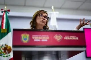 Imagen Nahle presenta denuncia por presunto daño patrimonial en Salud durante gobierno de Cuitláhuac