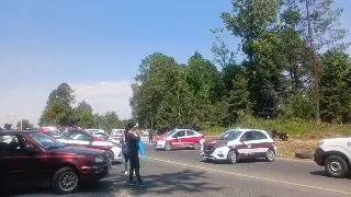 Imagen Taxistas bloquean carretera Xalapa-Perote, exigen localización de Sergio Montiel, desaparecido 