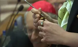 Imagen Destruyen el Anillo del Pescador de Francisco tras su muerte para evitar esto (+Video)