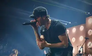 Imagen Enrique Iglesias celebra su 50 cumpleaños en plenitud personal 