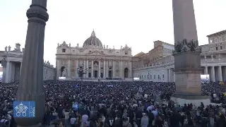 Imagen Más de 150.000 personas recibieron al nuevo papa, León XIV, en plaza de San Pedro