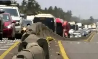 Imagen Hay cierre a la circulación en autopista de Veracruz; es por esta razón 