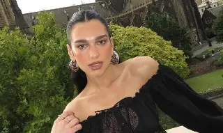 Imagen Dua Lipa se adueña de Madrid y se arranca con el 'Héroe' de Enrique Iglesias