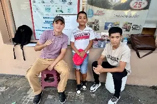 Imagen Con solo 9 años, Axel enseña como un maestro y cautiva a estudiantes argentinos