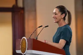 Imagen “Ojalá pudiéramos dar más”: dice Sheinbaum a maestros