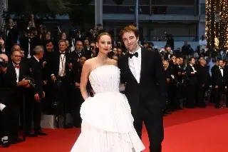 Imagen Jennifer Lawrence y Robert Pattinson desatan la locura en la alfombra roja de Cannes