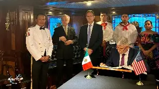 Imagen Embajador Esteban Moctezuma coordina atención a lesionados por accidente del buque Cuauhtémoc