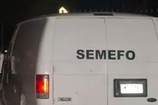 Mujer pierde la vida al caer de camioneta en movimiento en Edomex