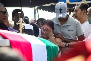 Imagen 'Esto no fue un accidente', reclama mamá de joven veracruzana fallecida en buque Cuauhtémoc