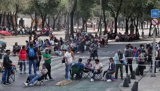 Imagen Maestros retiran bloqueo tras 5 horas y regresan a plantón en el zócalo de CDMX
