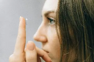 Imagen Crean lentillas infrarrojas que permiten ver en la oscuridad, incluso con los ojos cerrados