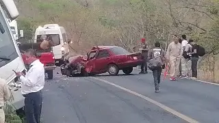 Imagen Muere comandante de la Policía Ministerial en choque cerca de Laguna Verde