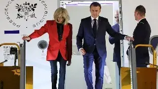 Imagen Macron pide no perder el tiempo con manotazo en redes: 