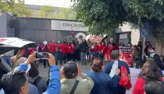 Imagen Integrantes de la CNTE bloquean accesos a la SEP en CDMX