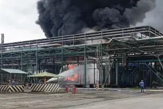 Imagen La mayor refinería de Ecuador sufre incendio en depósito de combustible sin dejar víctimas