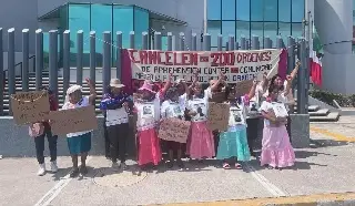 Imagen Mujeres mazatecas exigen justicia y se manifiestan en el Poder Judicial de la Federación en Boca del Río