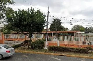 Imagen Reportan caída de estudiante del tercer piso de la Técnica 3 en Xalapa