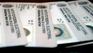 Imagen Más de 2 mil veracruzanos podrían perder su derecho a votar por no recoger su credencial del INE