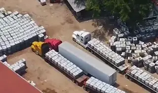 Imagen Aseguran más de 3 millones de litros de combustible y casi 4 mil contenedores en Tabasco 