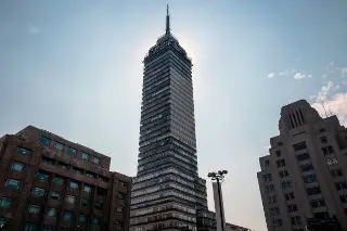 Quedan atrapadas en elevador de Torre Latinoamericana (+Video)