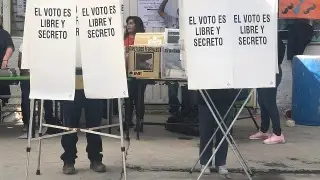 Imagen ¿Qué 'SI' y qué 'NO' puedes hacer en la casilla a la hora de votar?
