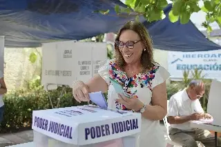 Imagen Rocío Nahle acude a votar en Coatzacoalcos; destaca proceso tranquilo