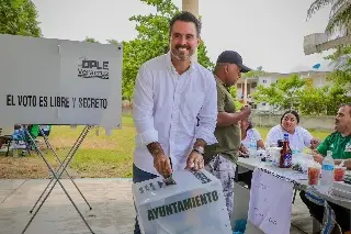 Imagen Polo Deschamps acusa irregularidades y responsabiliza de cualquier agravio a Beto Cobos y a Lizzette Álvarez