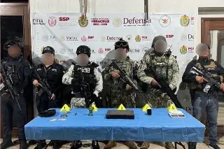 Imagen Aseguran esposas, pipas y más en cateo en Córdoba 