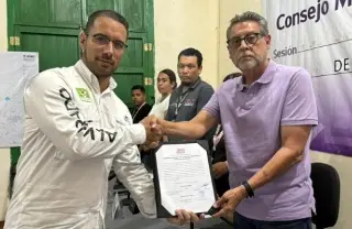 Imagen Beto Cobos recibe constancia de mayoría; se convierte en alcalde electo de Alvarado